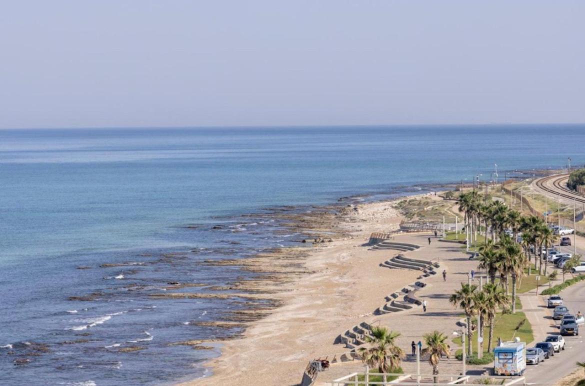 Almog Tower Aparthotel Haifa Ngoại thất bức ảnh